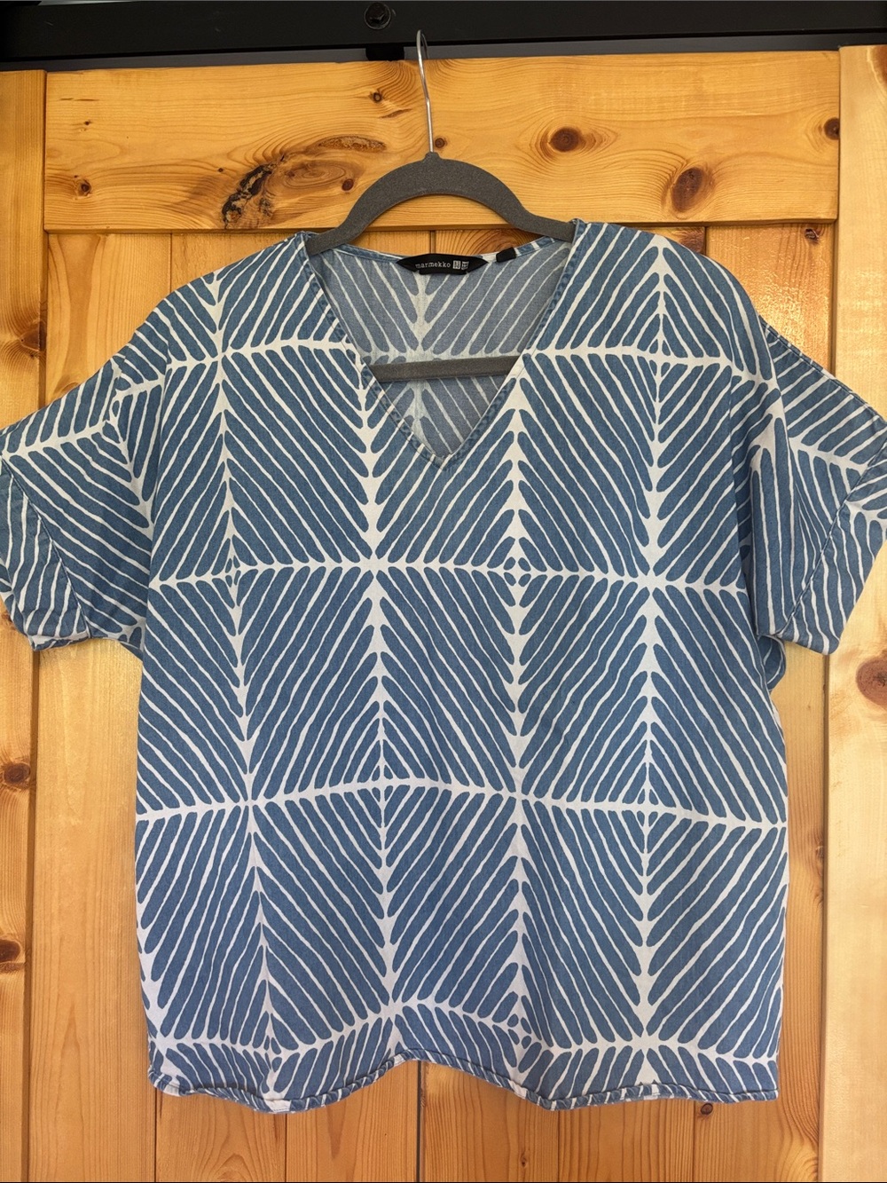 Uniqlo Marimekko Short Sleeve Boxy Top Shirt Size XS Cotton Blue White V-Neck